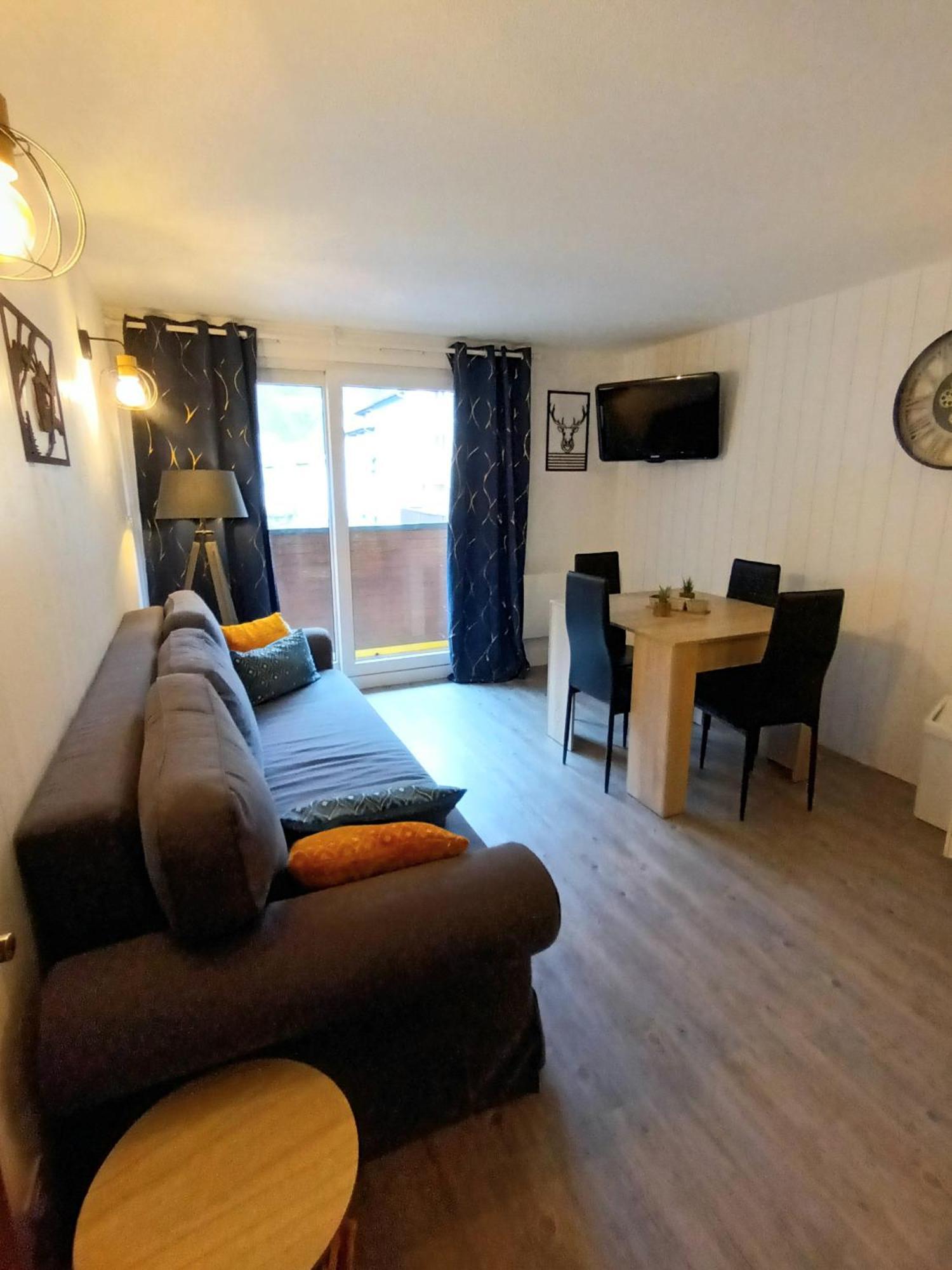 Appartement 4-6 Pers Proche Centre Village 圣拉里苏朗 外观 照片